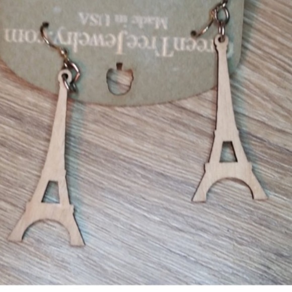 Eiffel Tower dangle Earrings New on card made in USA 🇺🇸 - Picture 4 of 10
